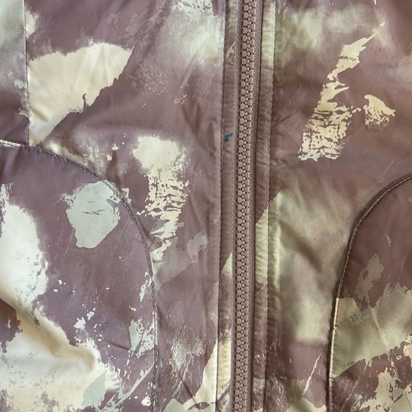 Girls’ The North Face Reversible Puffer Jacket - Large (12) - Picture 4 of 12